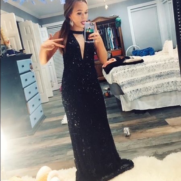 Sherri Hill formal dress - Picture 2 of 8